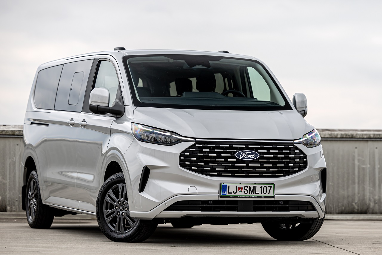 Ford Tourneo Custom s privlačno, novo svežino za slovenske uporabnike in ljubitelje