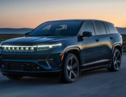 Stellantis spreminja strategijo: več prostora za motorje V8 Hemi in počasnejši tempo elektrifikacije