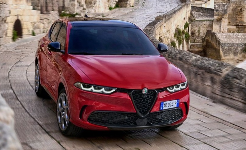 Alfa Romeo odpira naročila za novo generacijo kompaktnega modela Tonale