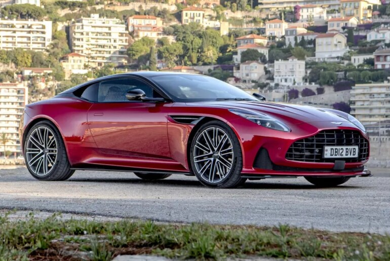 Aston Martin znova v izgubi, dolg podjetja še naprej narašča