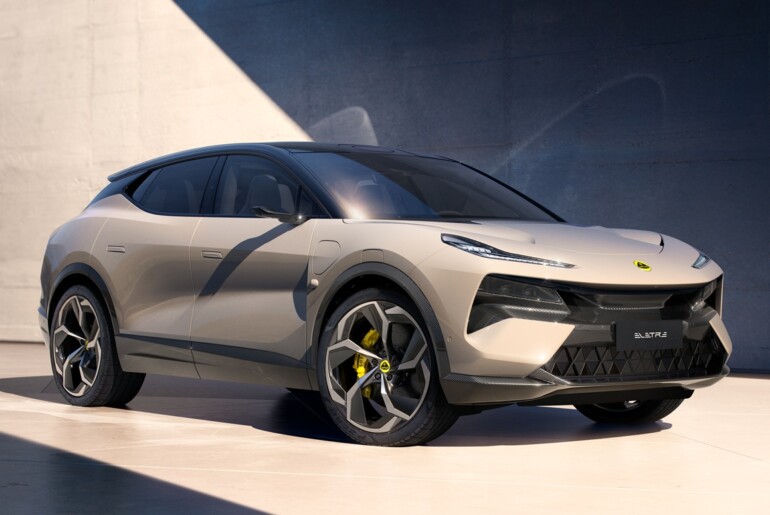 Geely prvi izvaža kitajske električne avtomobile v Kanado, Lotus Eletre že na poti