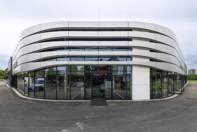 Porsche v Ljubljani odpira enega največjih in najsodobnejših centrov v Srednji Evropi