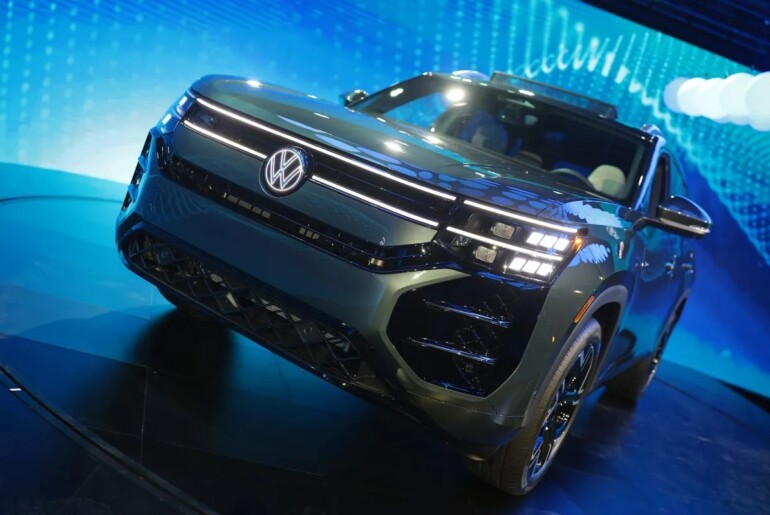Volkswagen stavi na novi Atlas in Atlas Cross Sport, hibridi prihajajo proti koncu desetletja