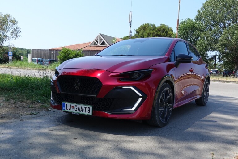 Renault Clio E-Tech 160: test novega uglajenega hibrida z 160 KM in relativno nizko porabo